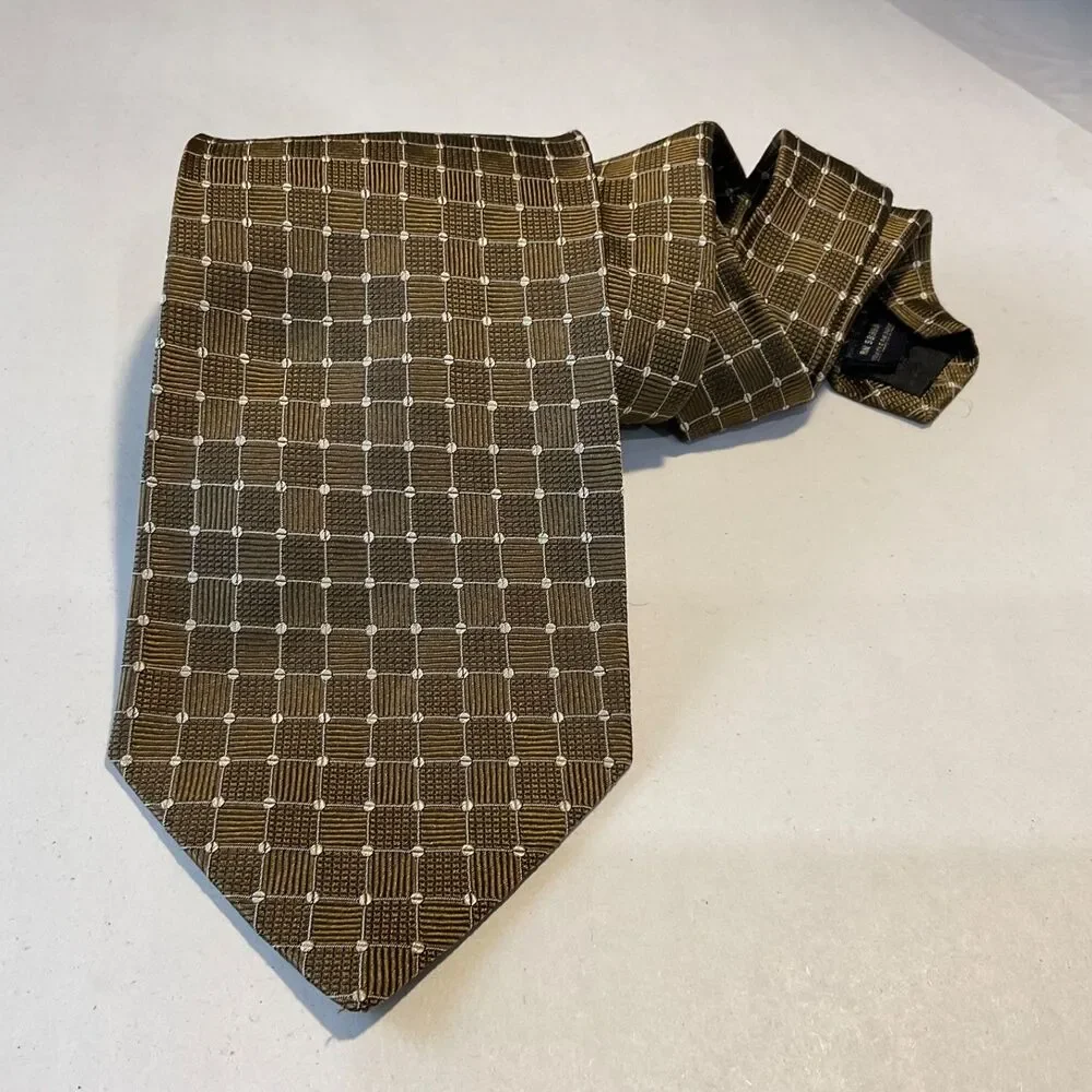 Harold Powell Mens classic Brown Silk Tie micro dots textured weave Italy